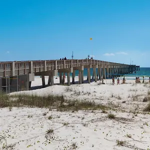 Holiday home Large Balcony! Gulf Front Master Suite! Many Amenities On-site!